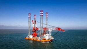 1600吨自升式风电平台试航凯旋|全球最大最新一代风电安装船下水