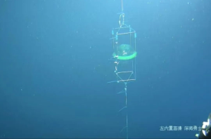 海平面下1600米精准投放！中国打造水下高能中微子望远镜预研取得重要进展！