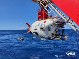 蛟龙”号首次执行国家自然科学基金共享航次