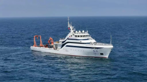 同济大学打造“海上校区”——我国首艘海洋级智能科考船试航成功
